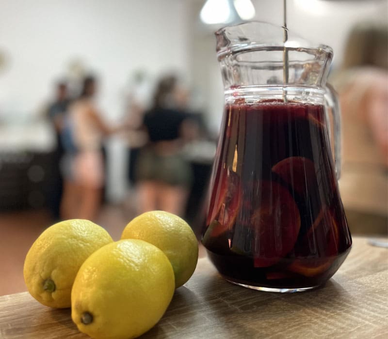 Close-up sangria Jar and lemons